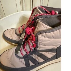 Sorel Kids Whistney II Short Lace
Waterproof Winter Boots Pink Size 4
NWT